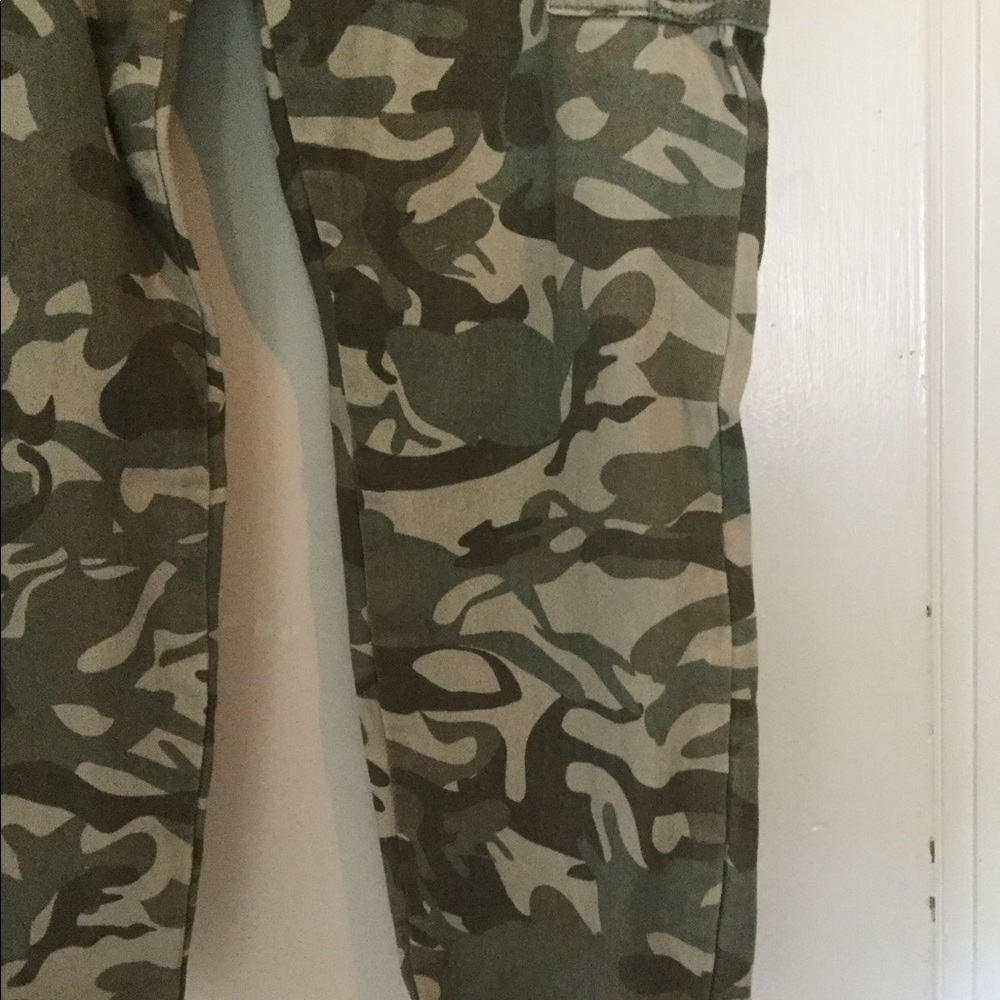 Camo jeans SOLD SOLD - Picture 5 of 8